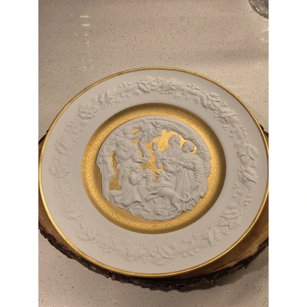 Franklin Porcelain 1977 Christmas Plate Deck the Halls Bisque Bavaria with Stand